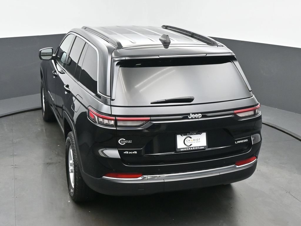 Used 2024 Jeep Grand Cherokee Laredo AWD/4WD image 42