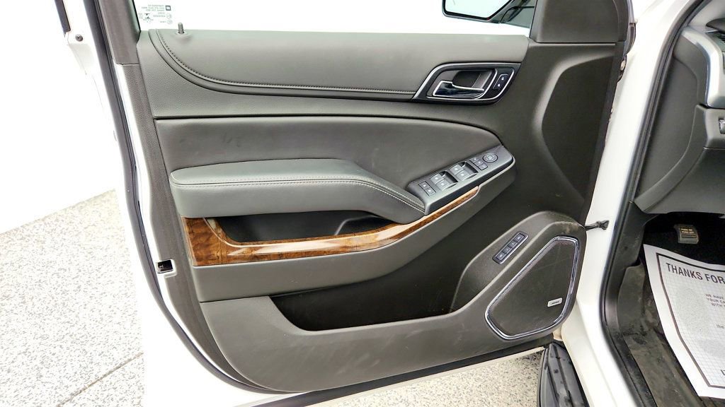 Used 2019 Chevrolet Tahoe LT w/ RST Edition AWD/4WD image 11