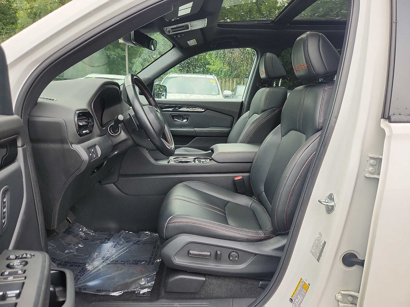 Certified 2023 Honda Pilot TrailSport image 13