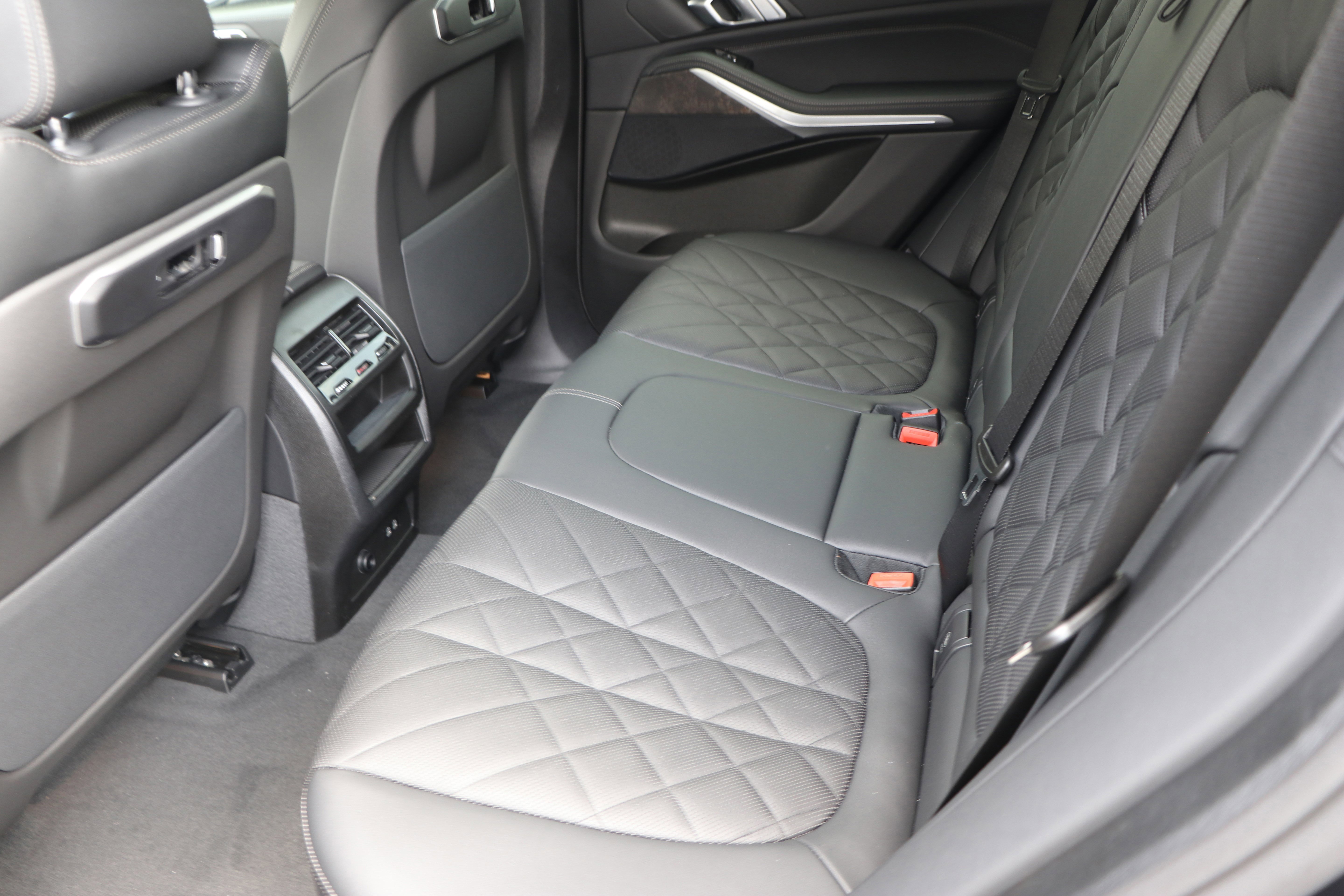 Certified 2025 BMW X5 xDrive50e w/ Parking Assistance Package image 35