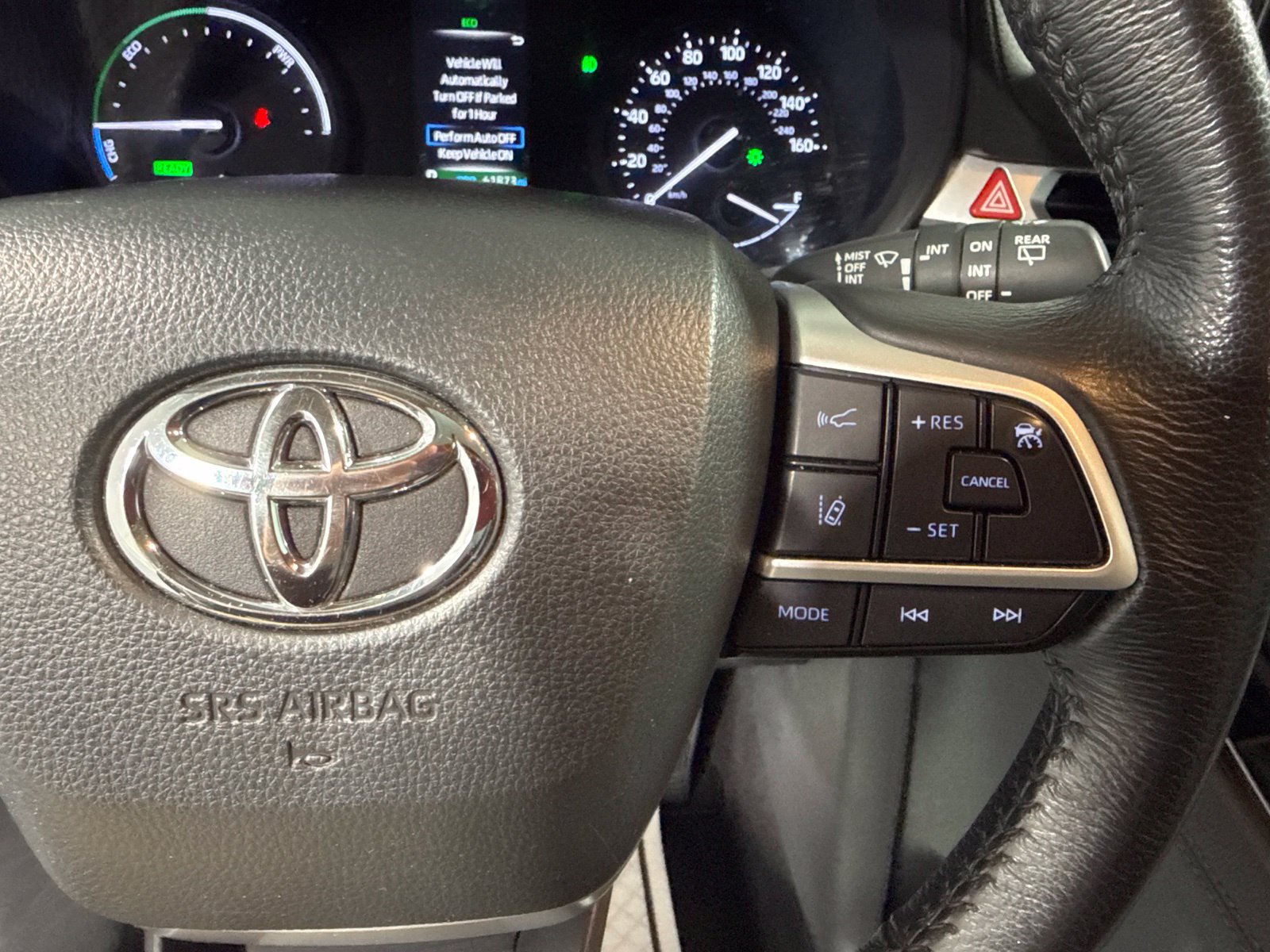 Used 2024 Toyota Sienna XLE FWD image 42