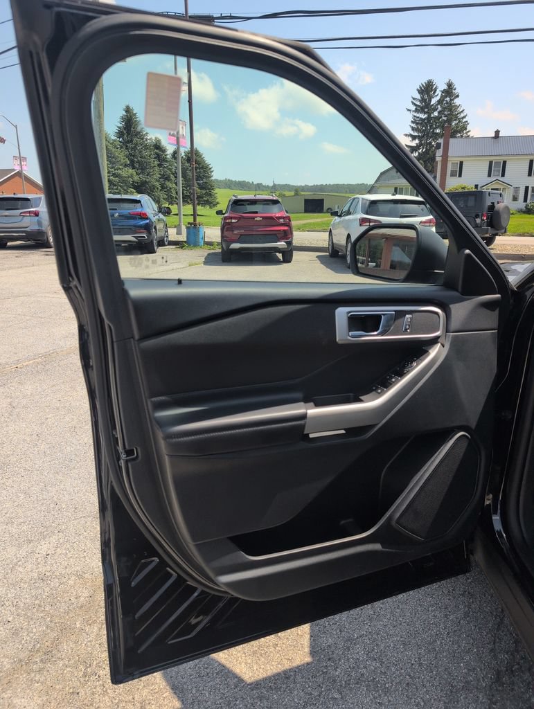 Used 2020 Ford Explorer XLT AWD/4WD image 22