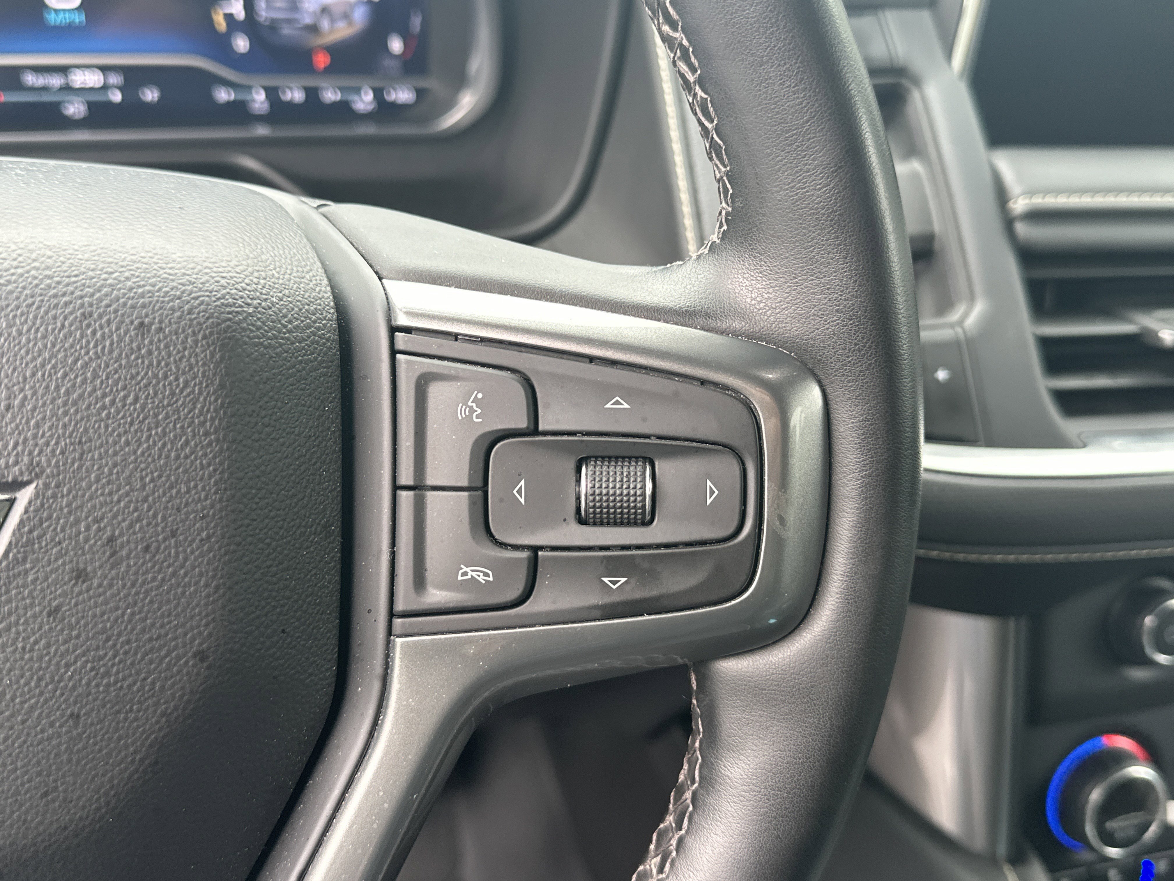 Used 2023 Chevrolet Tahoe Premier AWD/4WD image 26