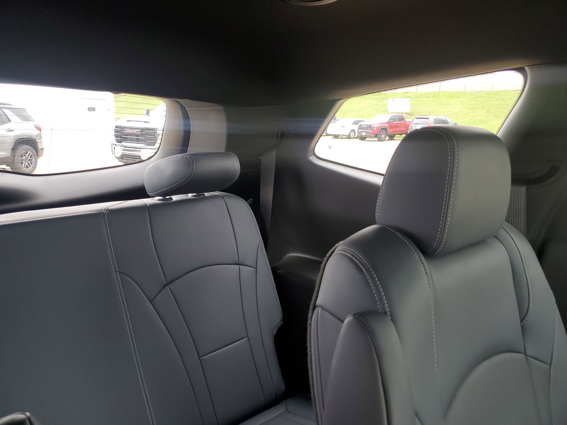 Used 2022 Buick Enclave Essence w/ Sport Touring Edition FWD image 15
