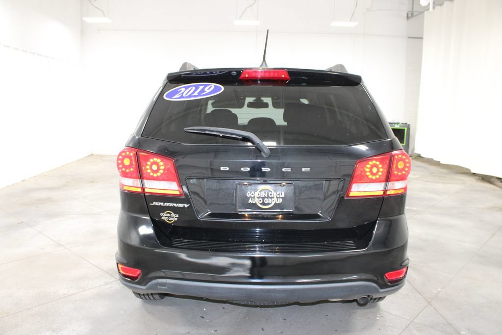 Used 2019 Dodge Journey SE w/ Connectivity Group FWD image 8