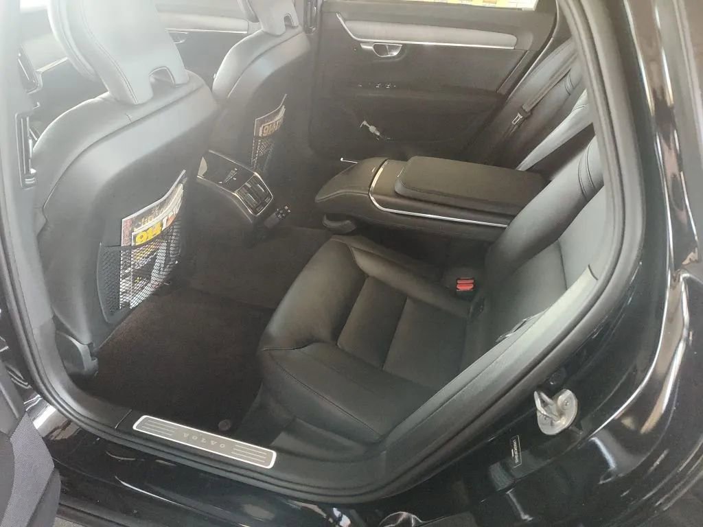Used 2024 Volvo S90 B6 Plus image 8