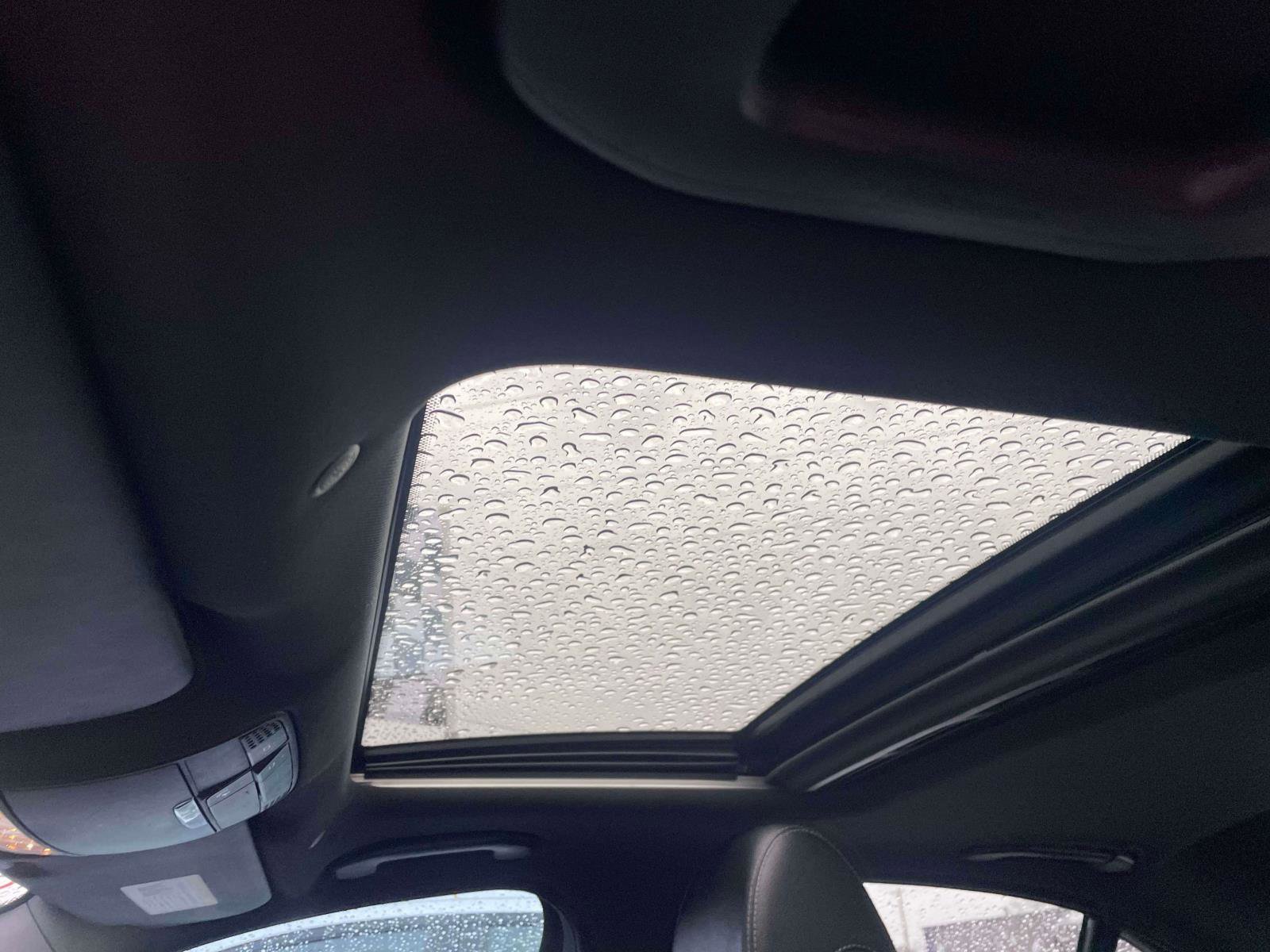 Used 2017 Mercedes-Benz E 300 E 300 Luxury 4MATIC Sedan AWD image 8