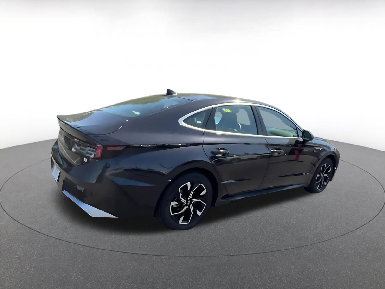 Used 2025 Hyundai Sonata SEL image 14