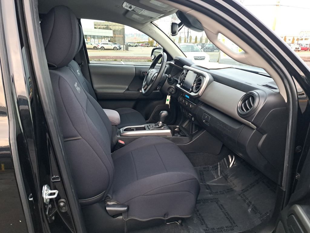 Used 2022 Toyota Tacoma TRD Sport image 16