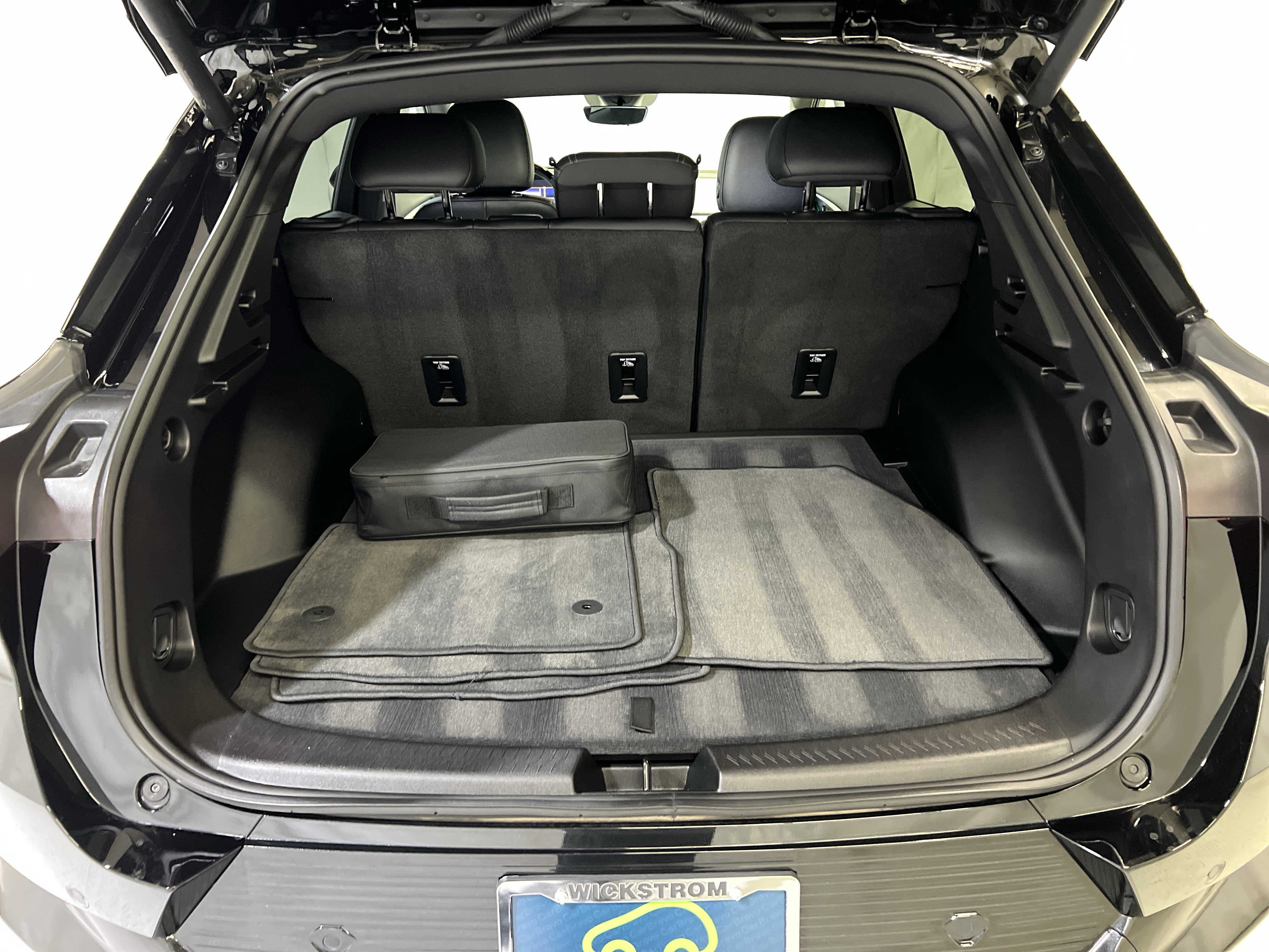 Certified 2025 Chevrolet Equinox EV LT w/ Active Safety Package 3 FWD image 14