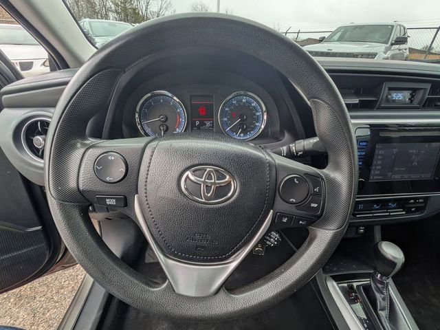 Used 2019 Toyota Corolla LE FWD image 17