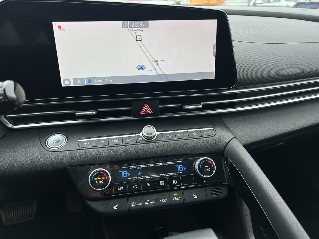 Used 2021 Hyundai Elantra Limited image 18