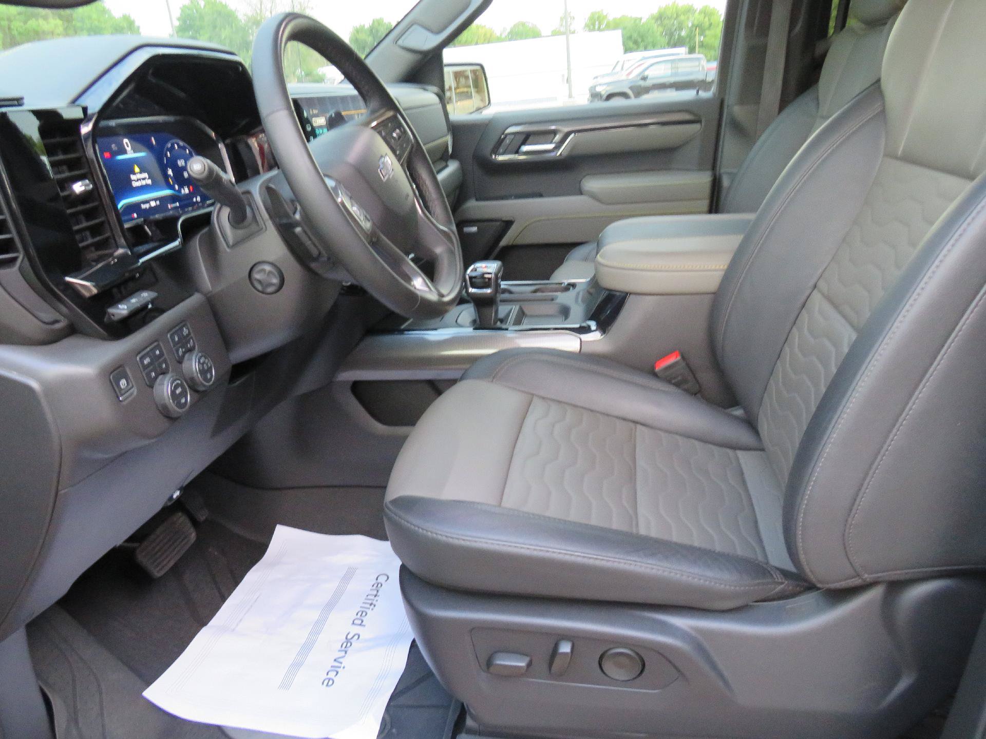 Used 2025 Chevrolet Silverado 1500 ZR2 w/ Technology Package AWD/4WD image 6