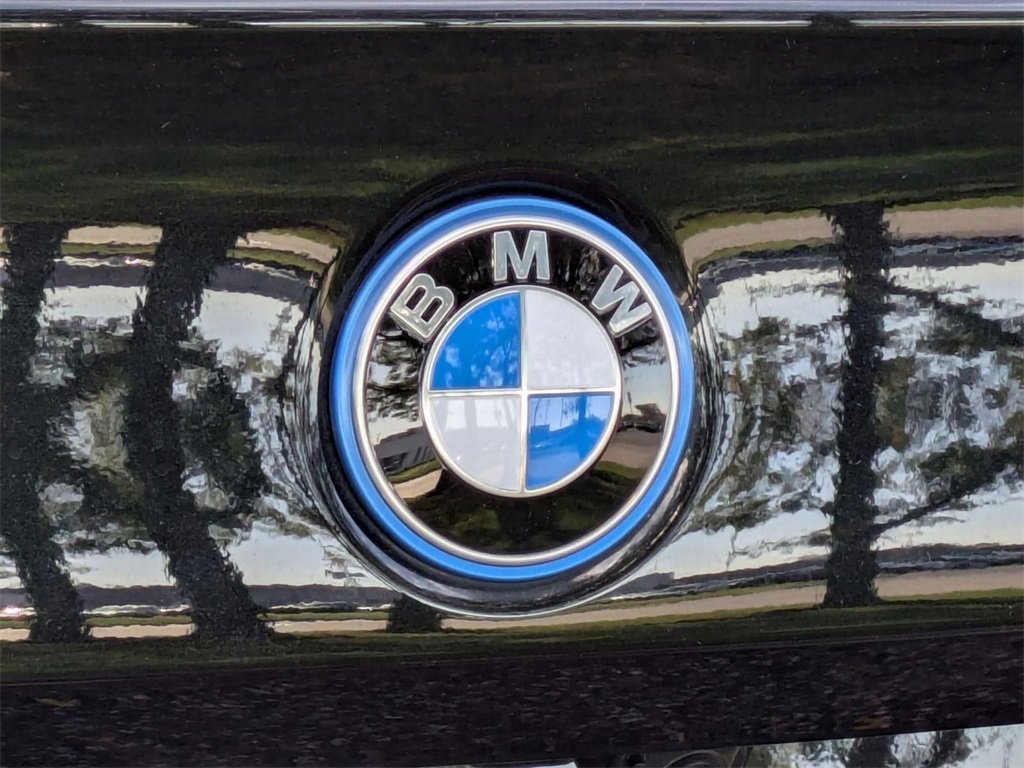 Used 2024 BMW i5 M60 w/ Premium Package image 8