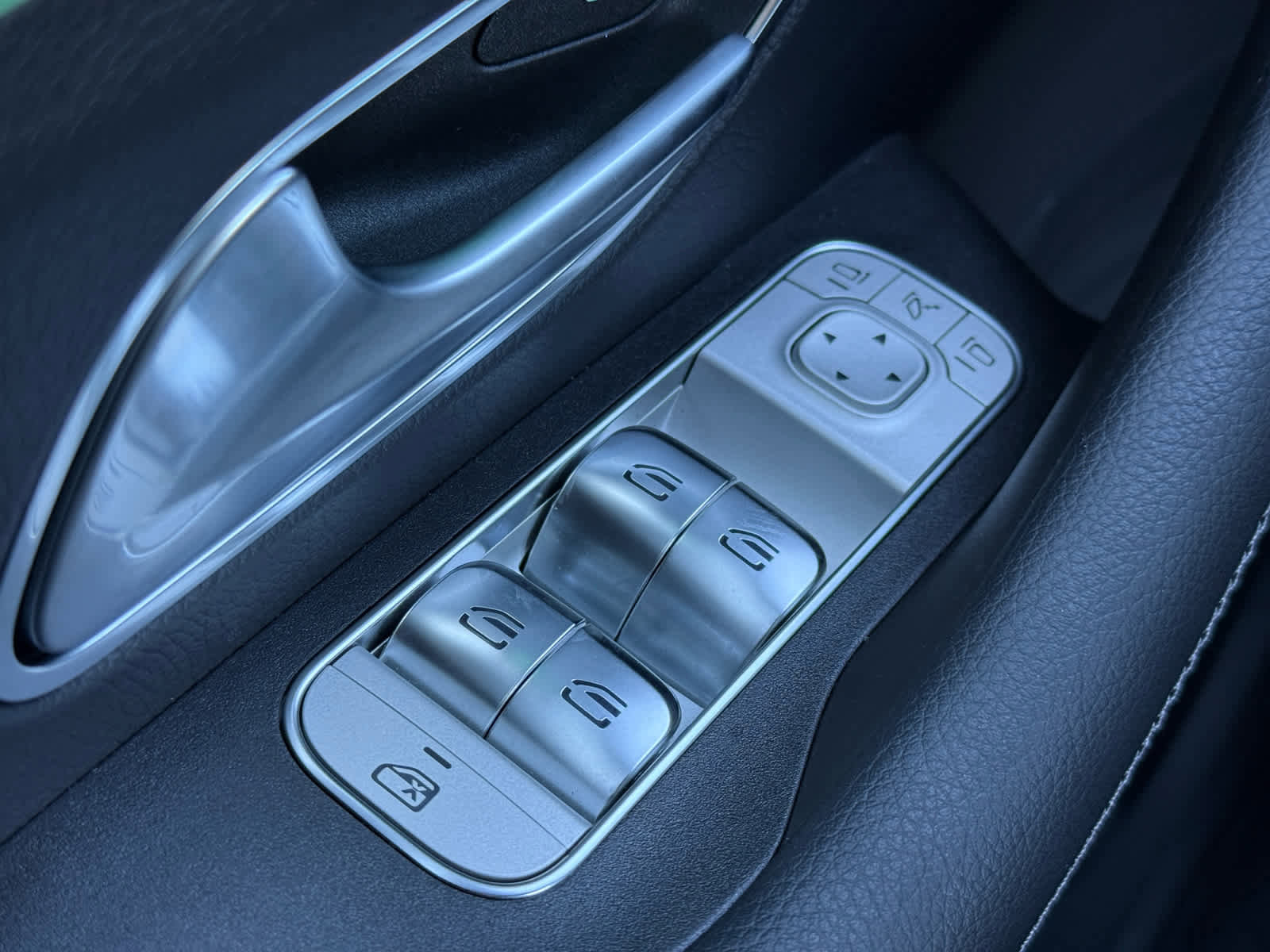 Certified 2025 Mercedes-Benz GLE 350 4MATIC image 23