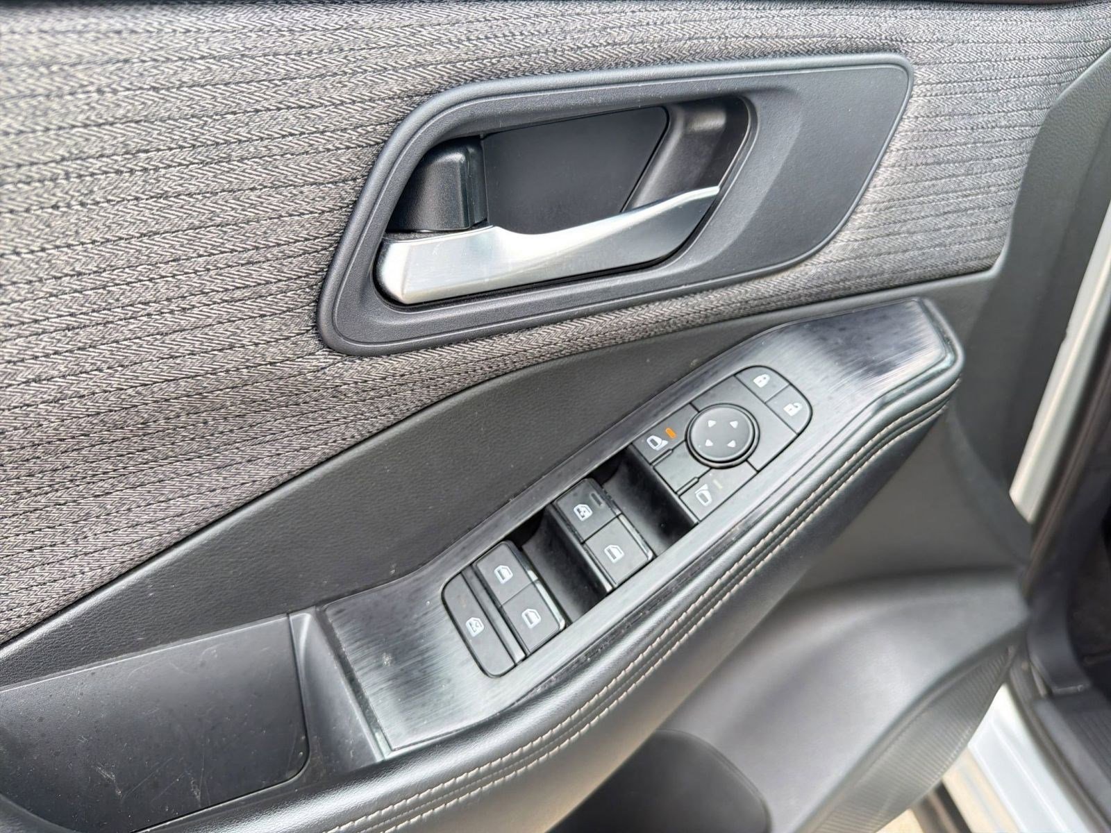 Used 2023 Nissan Rogue SV image 20