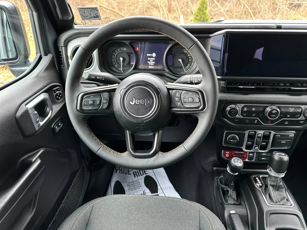 Used 2024 Jeep Wrangler Unlimited AWD/4WD image 24