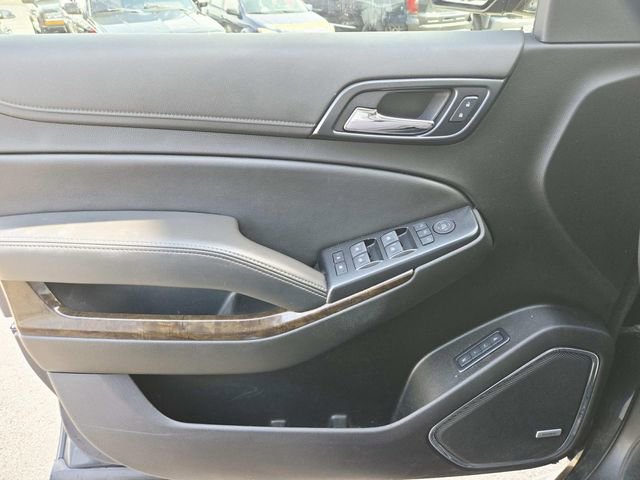 Used 2020 Chevrolet Suburban LT w/ Luxury Package image 35
