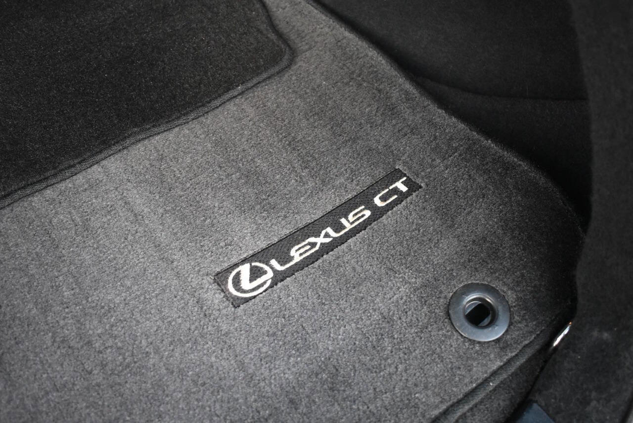 Used 2013 Lexus CT 200h image 46
