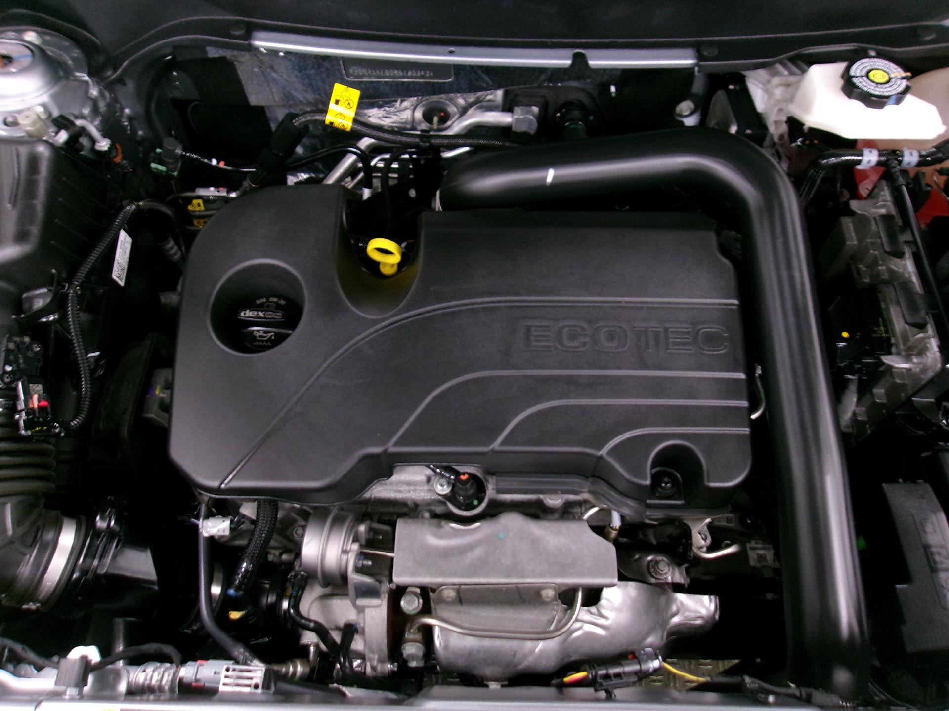 Used 2024 Chevrolet Equinox LT w/ LPO, Floor Liner Package FWD image 16