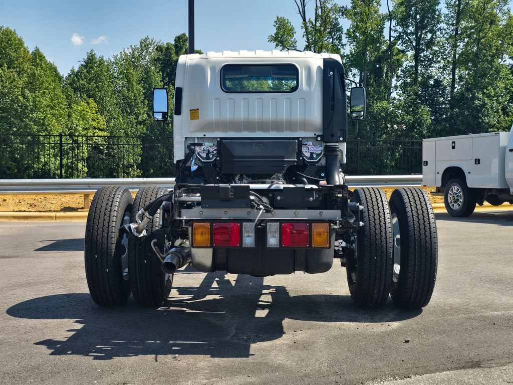 New 2027 Chevrolet Low Cab Forward RWD image 4