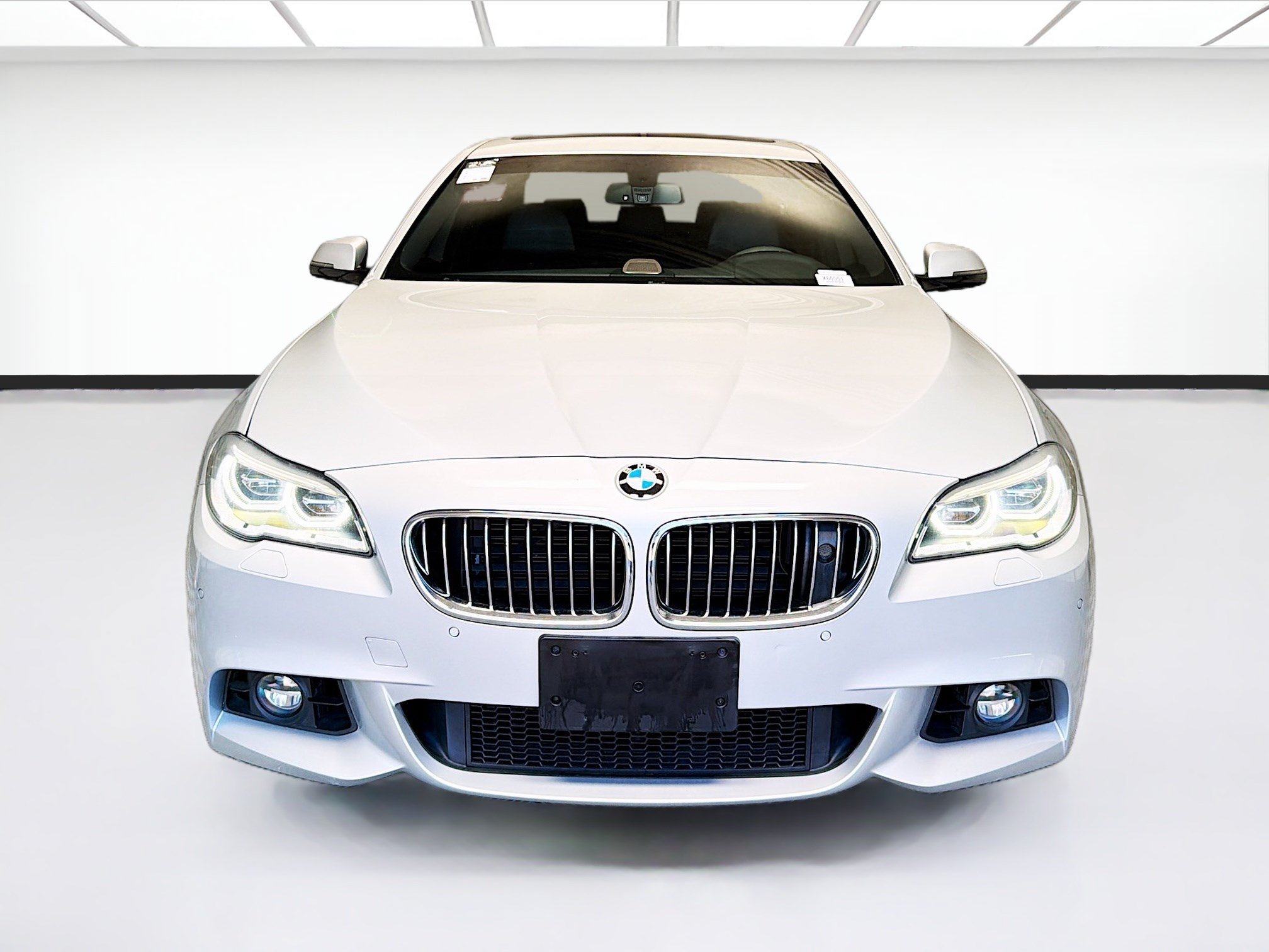 Used 2015 BMW 550i Sedan RWD image 2