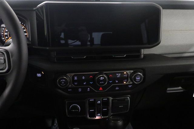 New 2025 Jeep Gladiator Sport AWD/4WD image 19