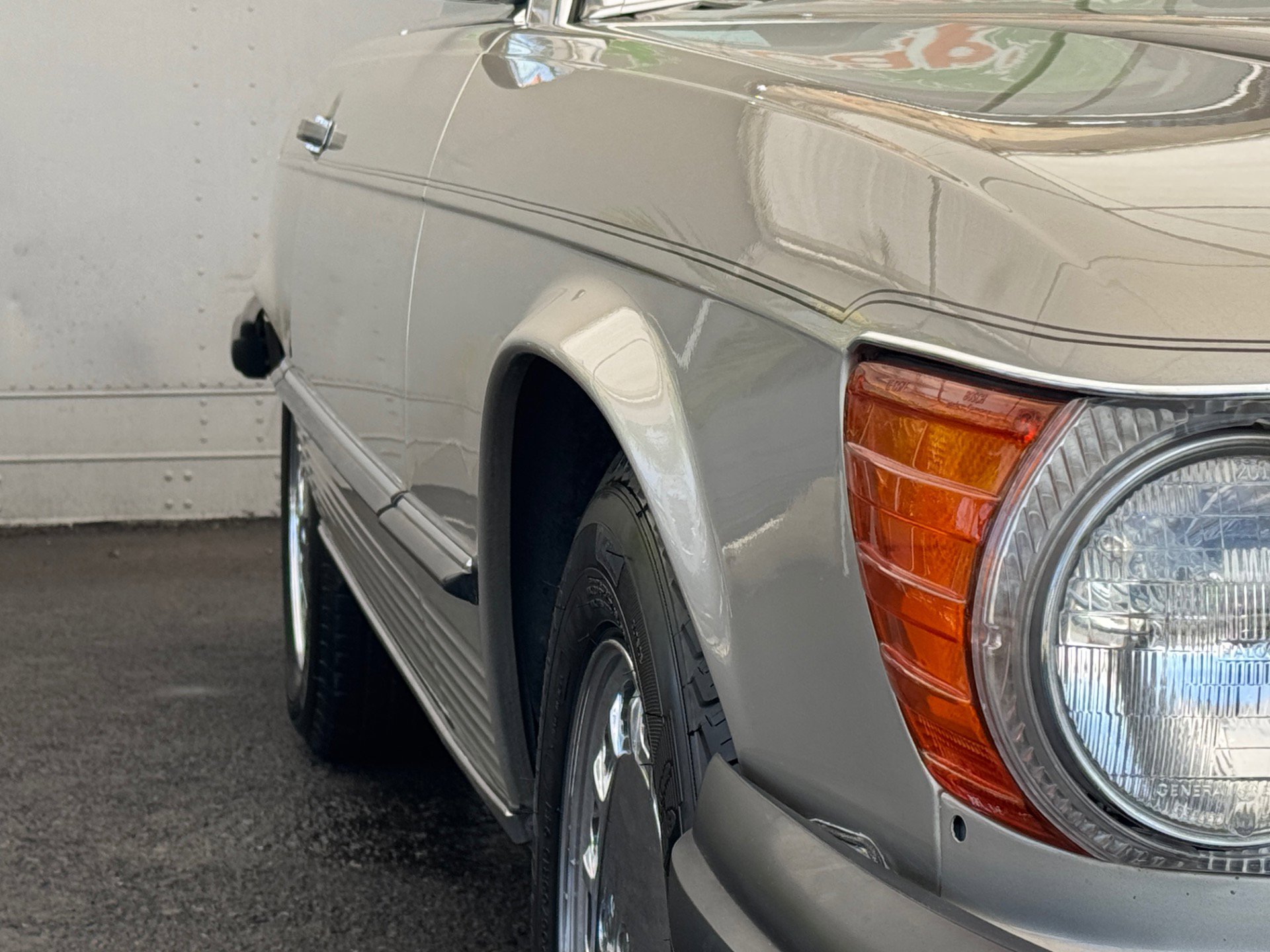 Used 1988 Mercedes-Benz 560 SL image 32