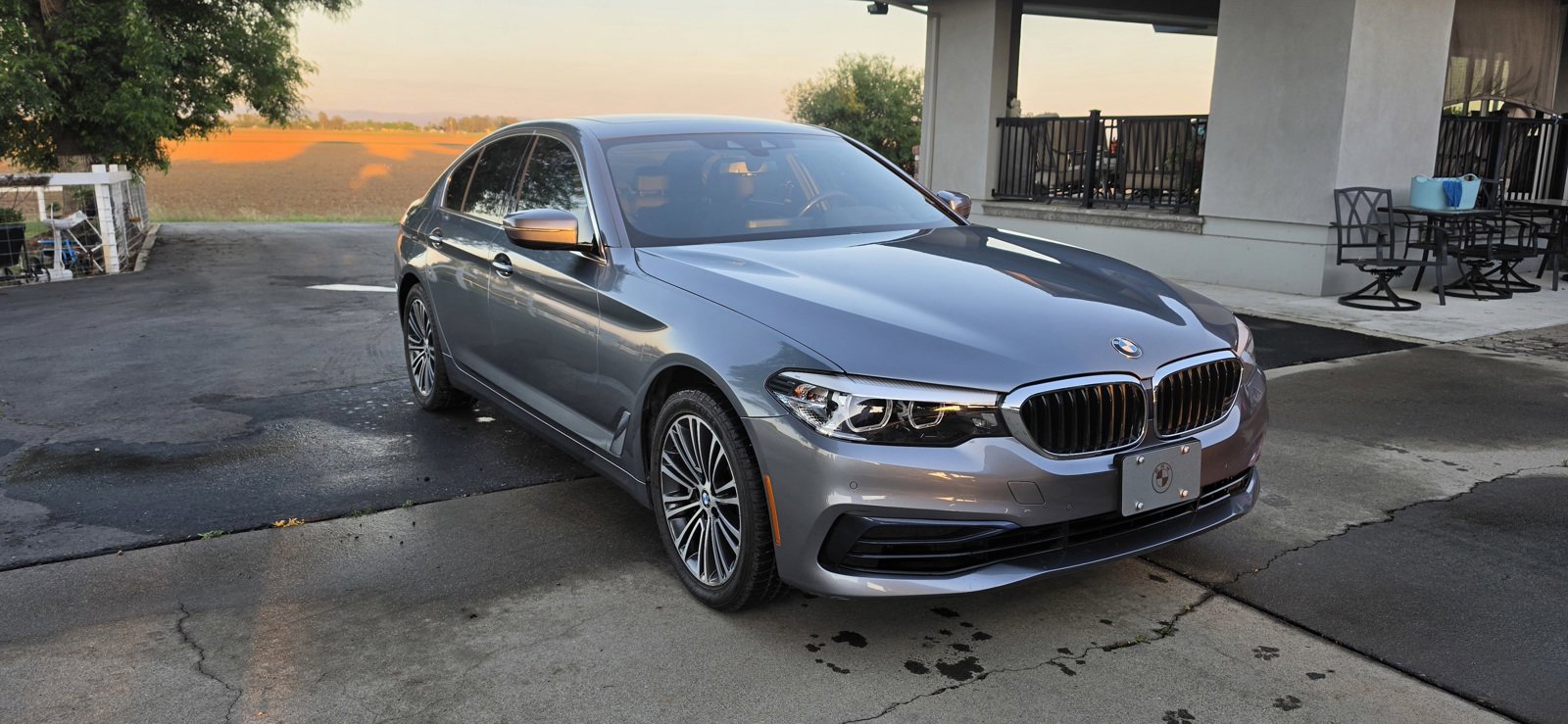 Used 2020 BMW 530e w/ Convenience Package RWD image 1