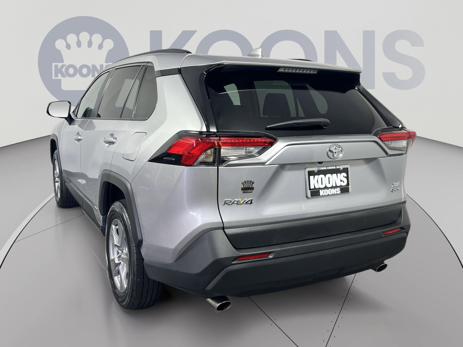 Used 2025 Toyota RAV4 XLE AWD/4WD image 4