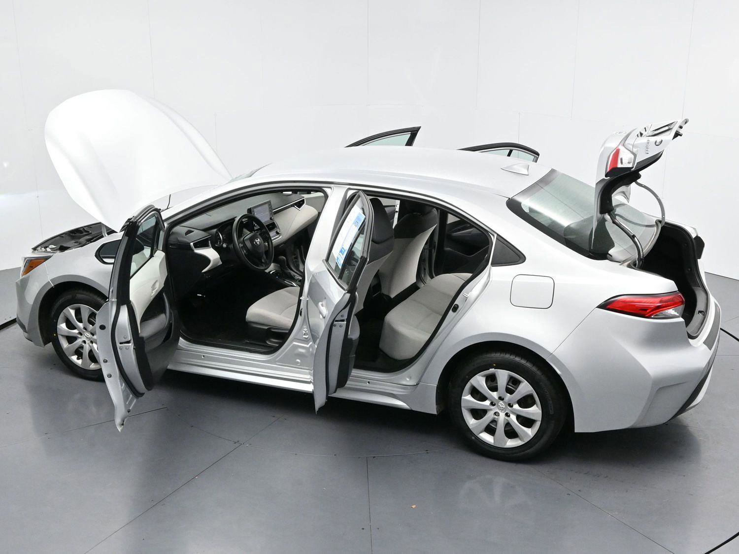 Used 2022 Toyota Corolla LE FWD image 36