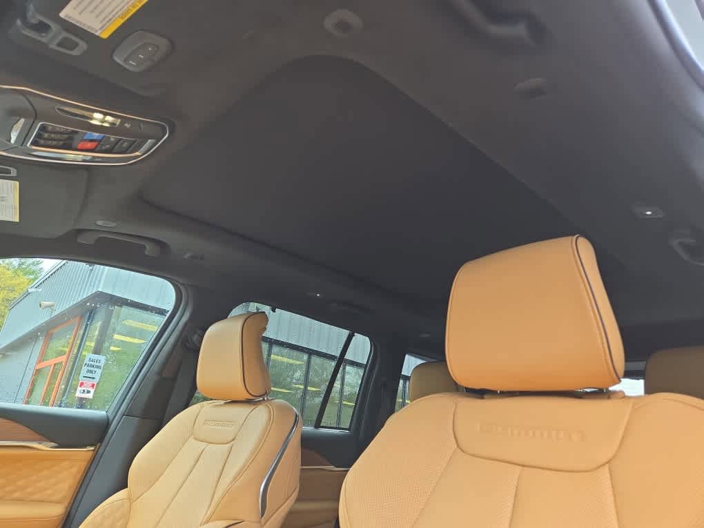New 2026 Jeep Grand Cherokee Summit AWD/4WD image 19