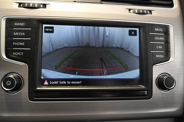 Used 2017 Volkswagen Golf S image 6