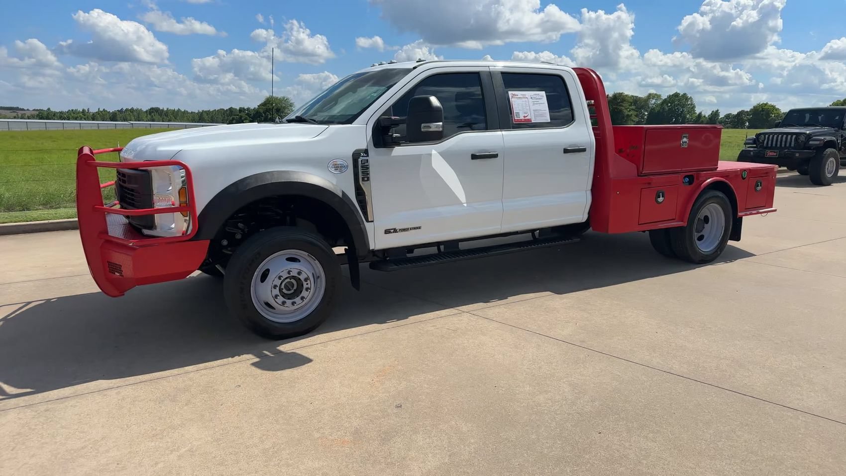Used 2024 Ford F550 4x4 Crew Cab Super Duty image 9