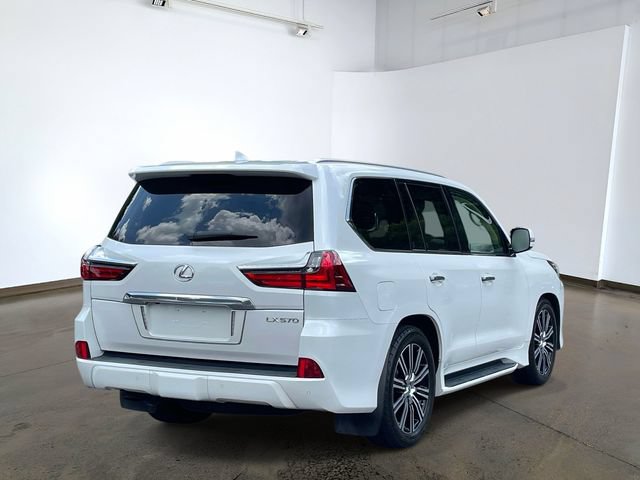 Used 2021 Lexus LX 570 4WD w/ Luxury Package image 4