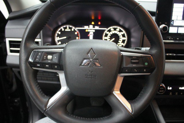 Used 2024 Mitsubishi Outlander SE image 10