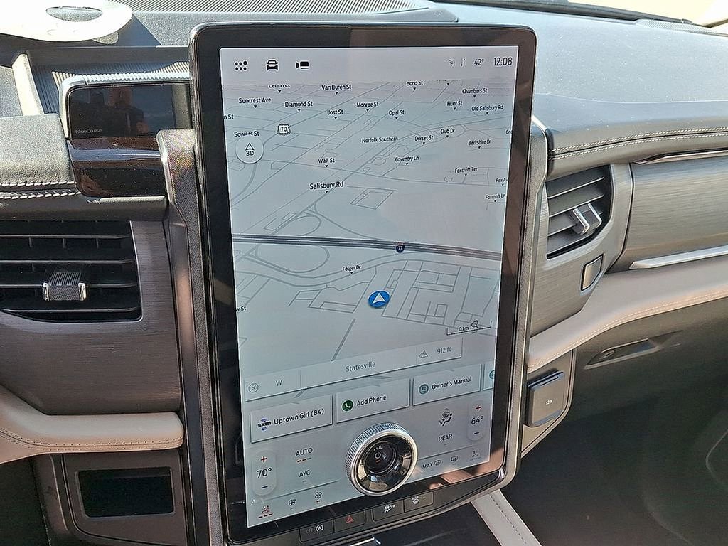 Used 2024 Ford Expedition Platinum image 17