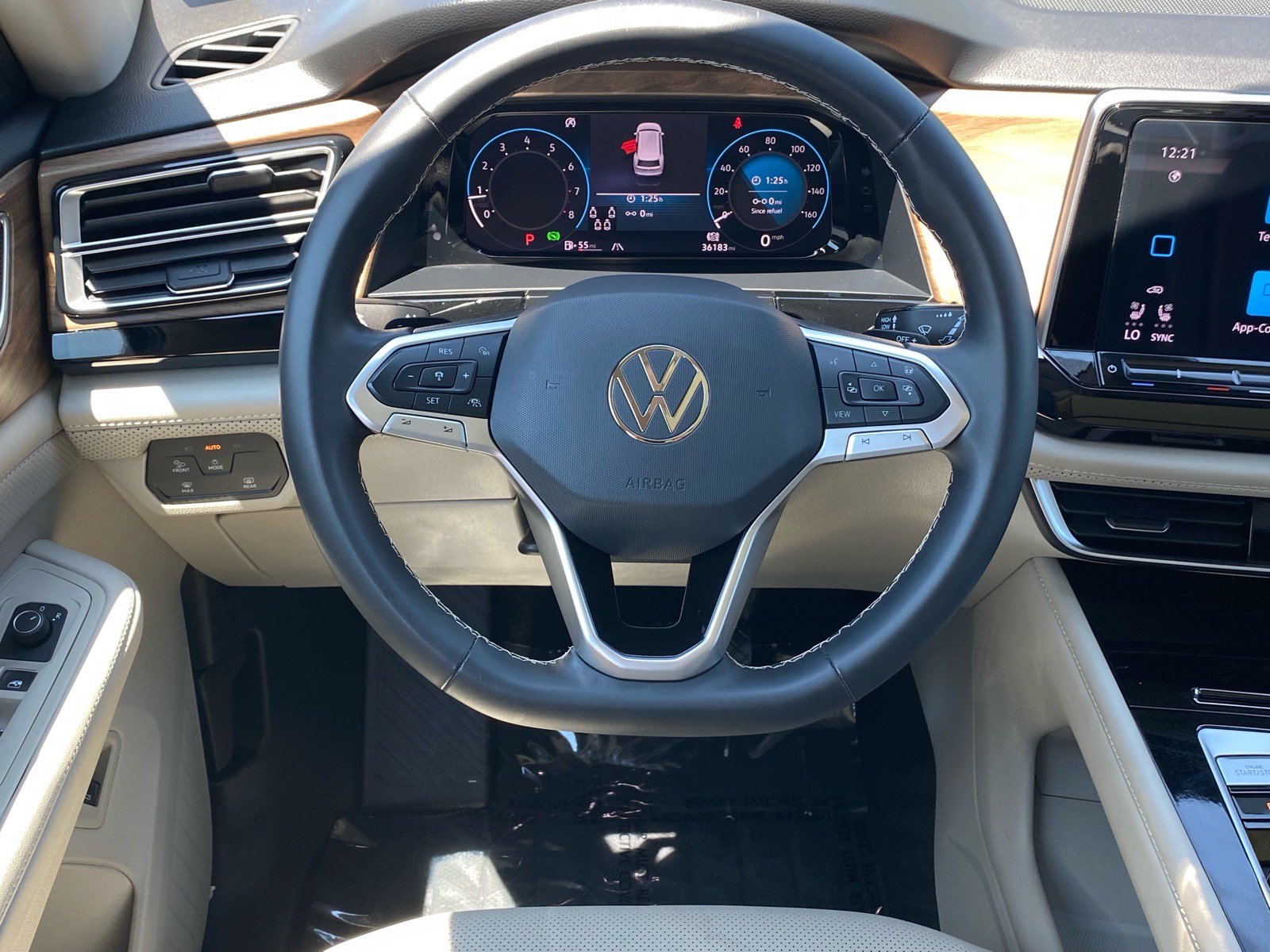 Certified 2024 Volkswagen Atlas SE AWD/4WD image 3