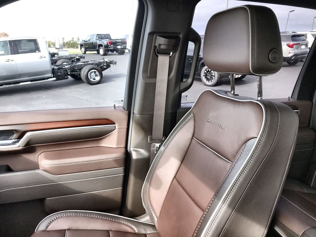 New 2026 GMC Sierra 2500 Denali w/ Denali Reserve Package image 24