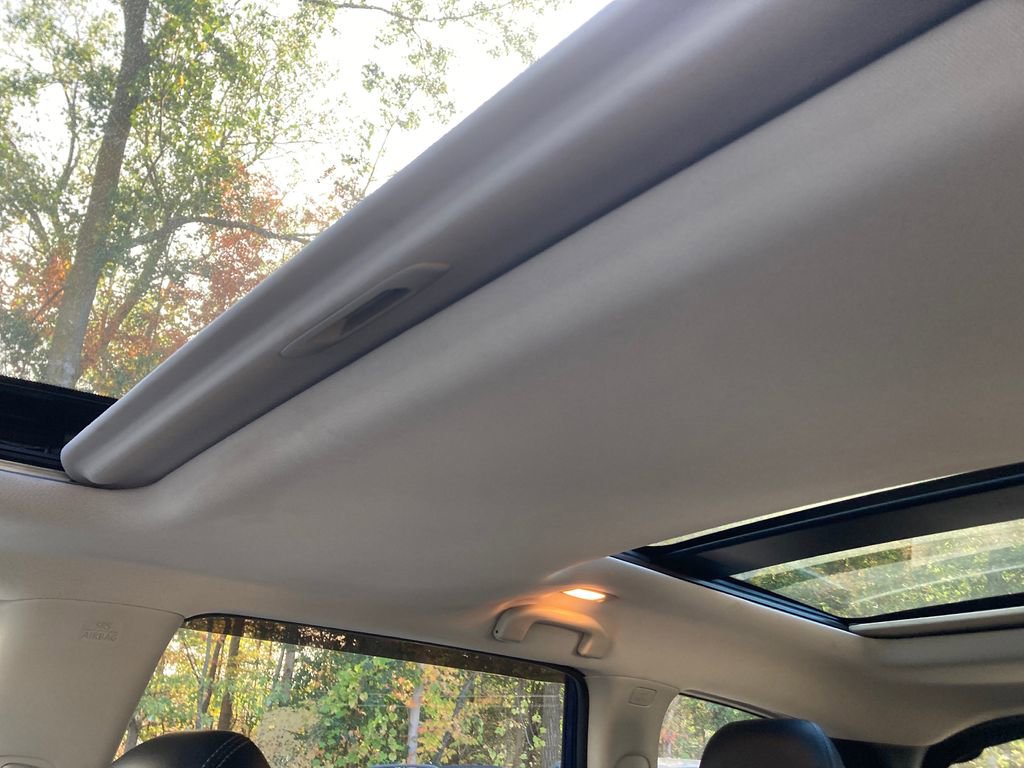 Used 2020 Nissan Pathfinder Platinum image 25