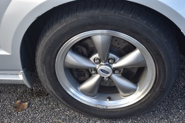 Used 2005 Ford Mustang GT Premium RWD image 11