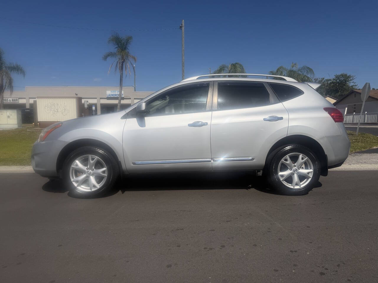 Used 2011 Nissan Rogue SV FWD image 7