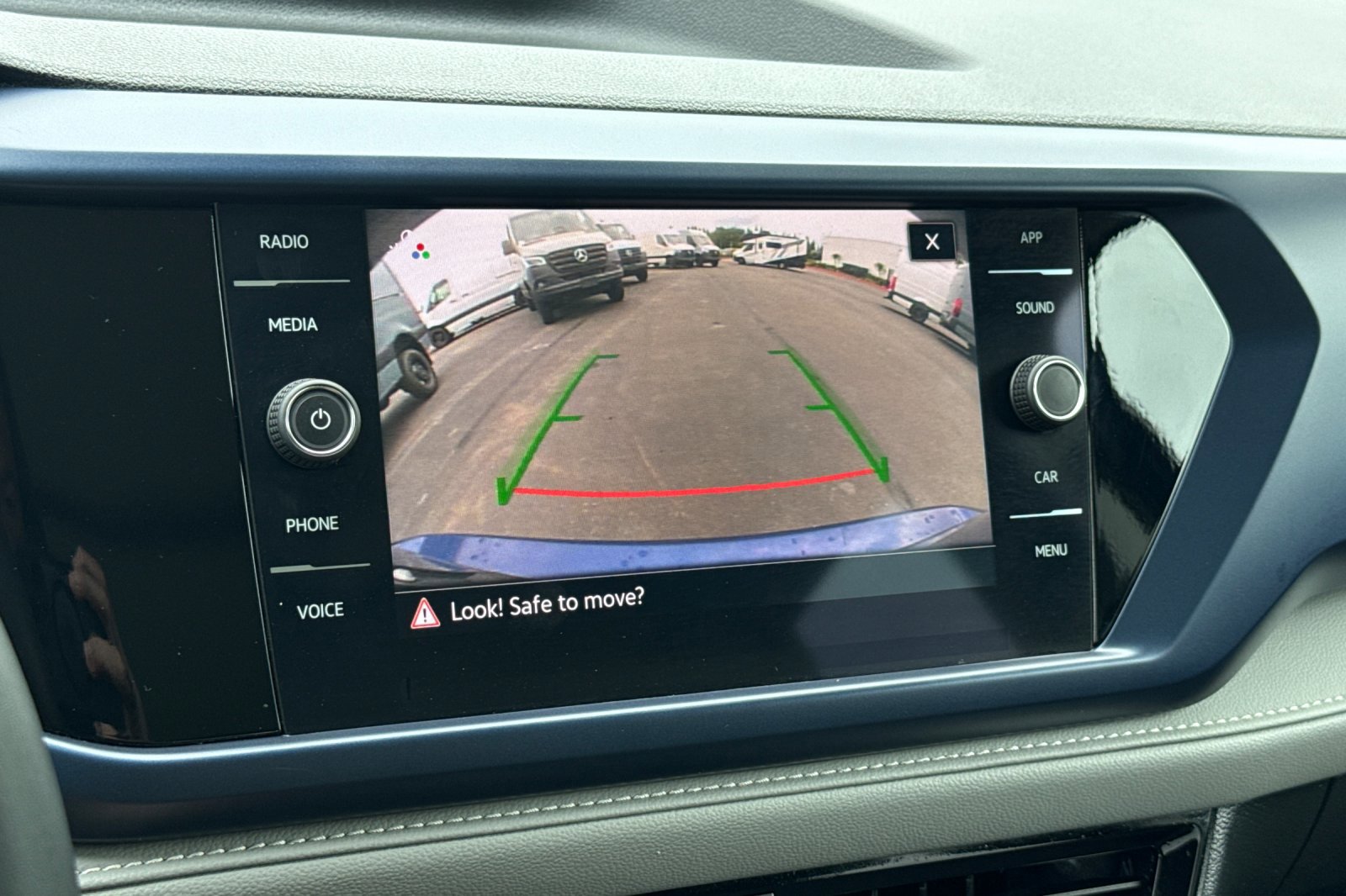 Used 2024 Volkswagen Taos SE image 19