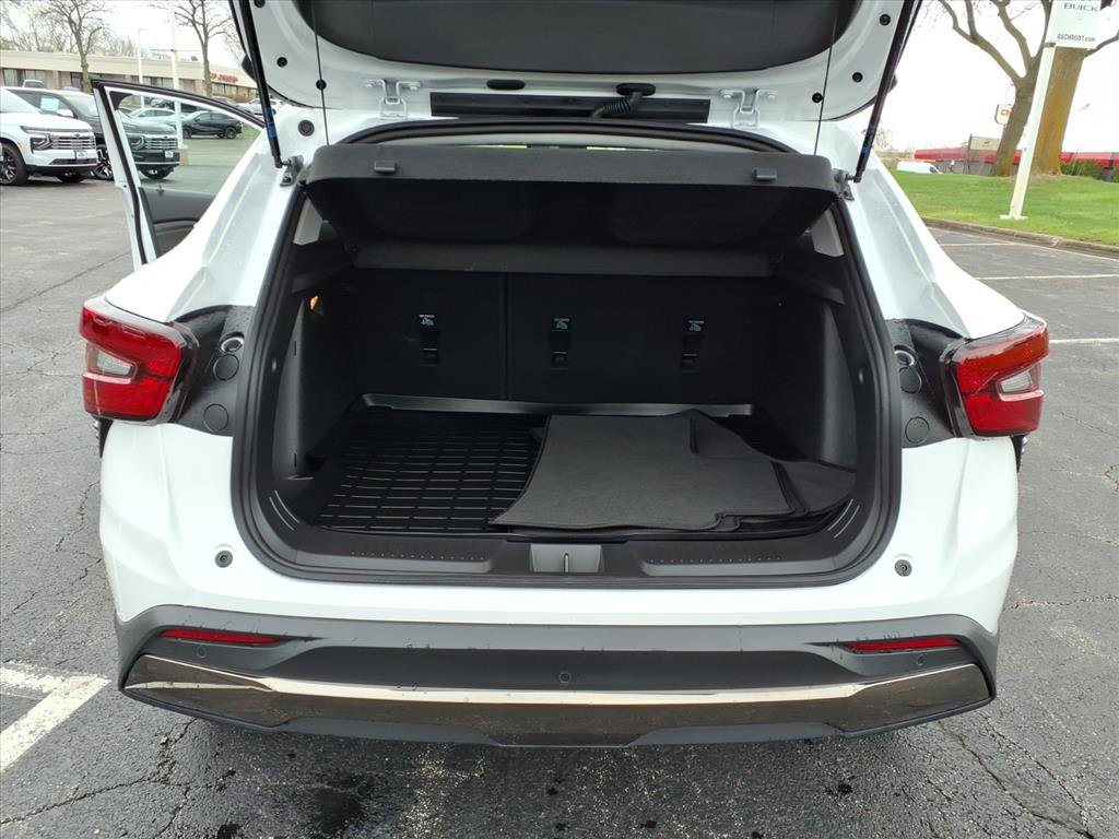 Used 2026 Chevrolet Trax ACTIV w/ Driver Confidence Package FWD image 28