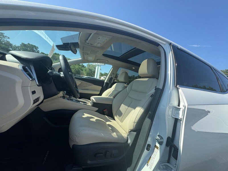 Used 2024 Nissan Murano SL image 11