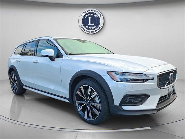 New 2026 Volvo V60 B5 Cross Country Ultra w/ Protection Package Premier image 1