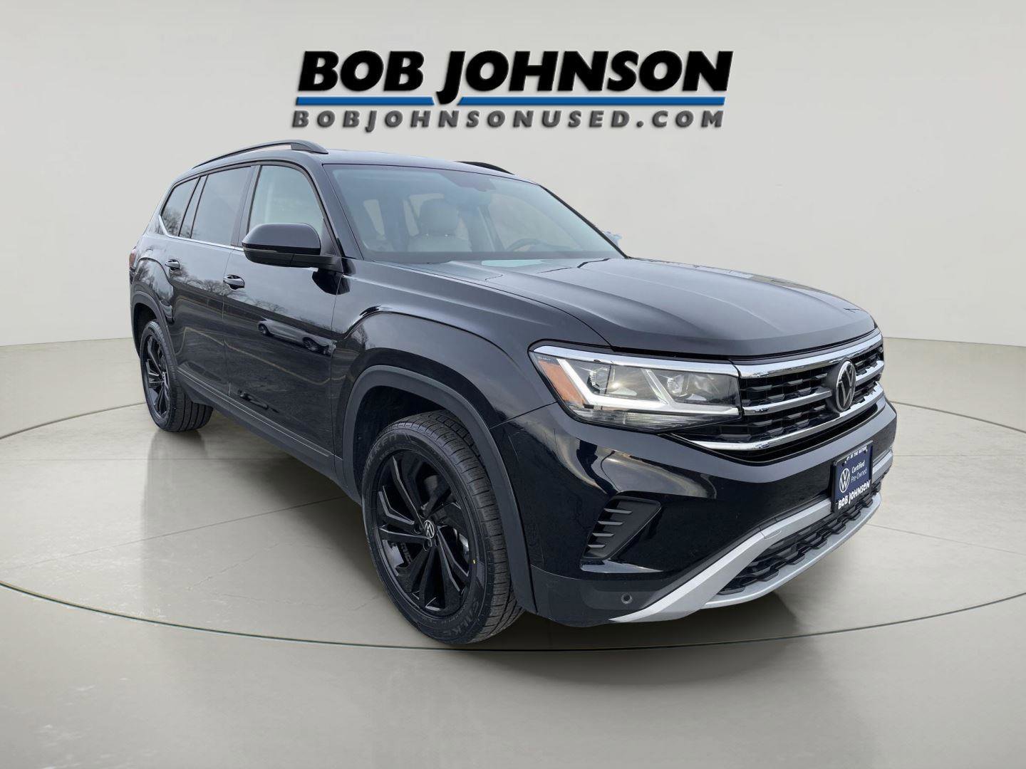 Used 2023 Volkswagen Atlas SE w/ Black Wheel Package