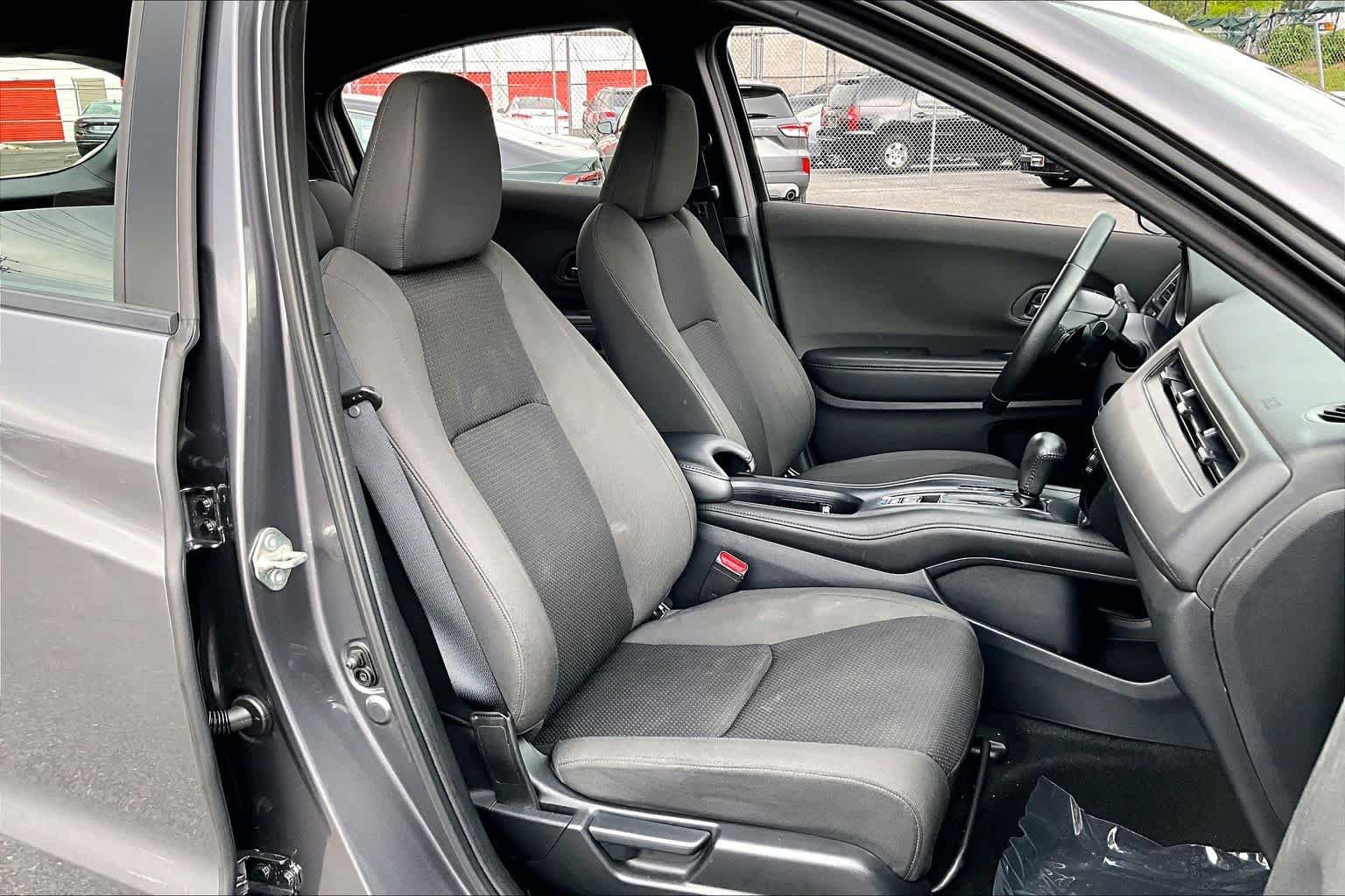 Used 2019 Honda HR-V Sport image 9