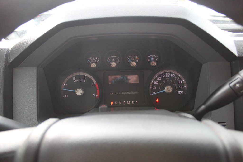 Used 2014 Ford F550 4x4 Regular Cab Super Duty image 16