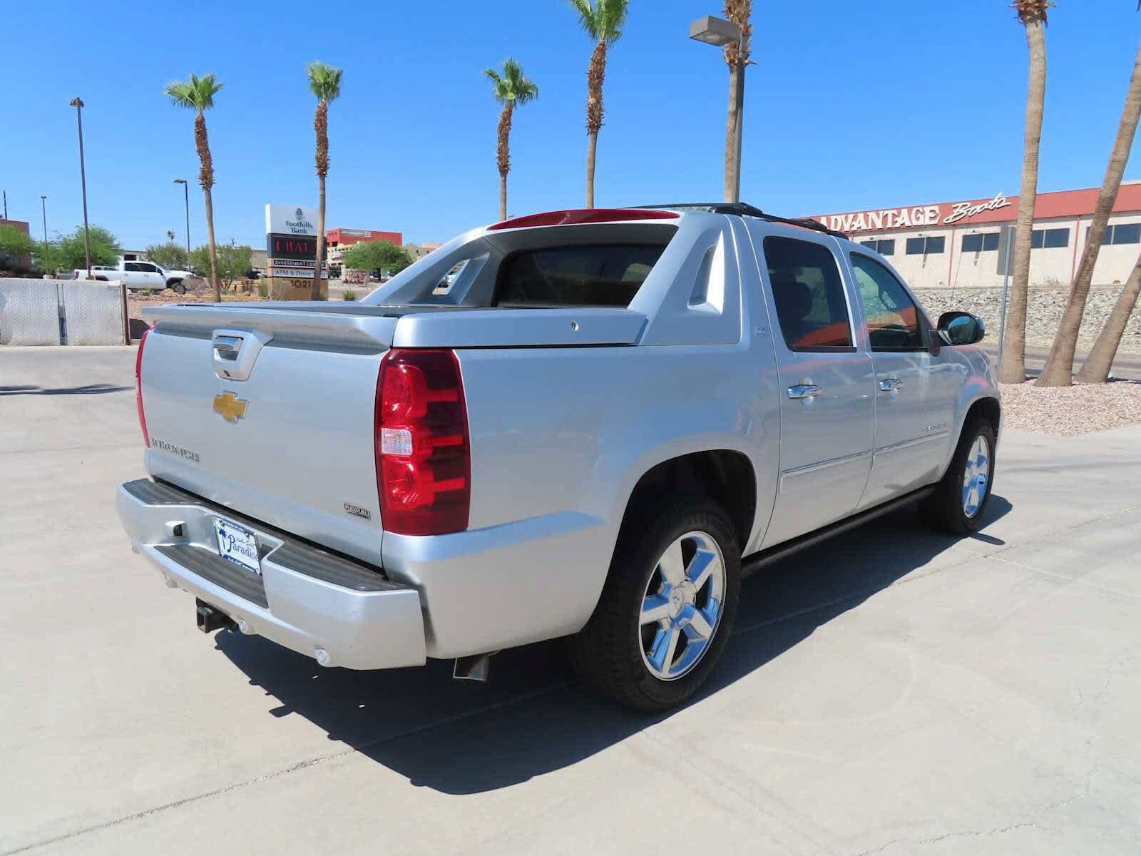 Used 2012 Chevrolet Avalanche LTZ AWD/4WD image 8